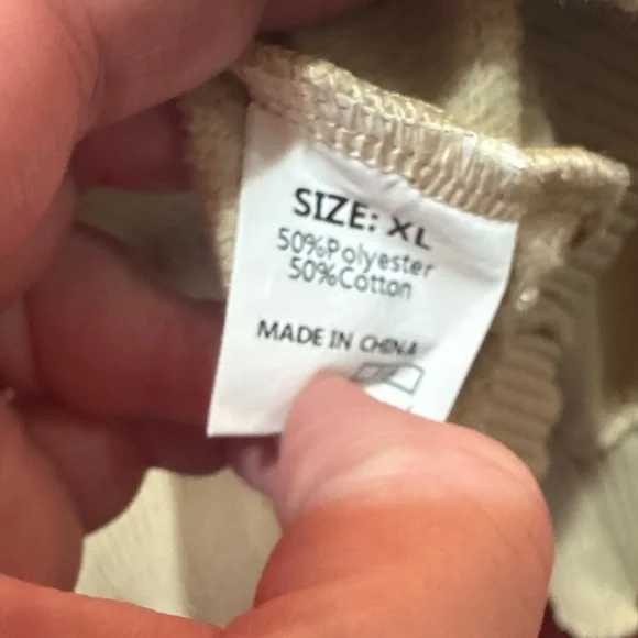 NWOT never worn. Women's Beige Pullover Sweatshirt size xl - Picture 2 of 8